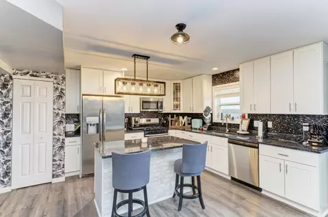 Kitchen - 2535 E Girot Ln, Diamond, IL 60416 photo 3 of 3