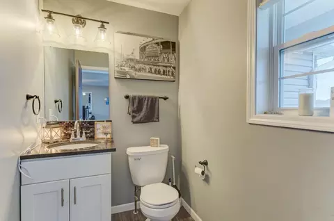 Bath - 2535 E Girot Ln, Diamond, IL 60416 photo 1 of 2