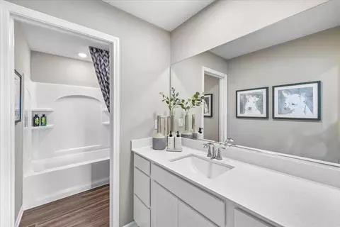 Bath - 390 W Point Cir, Algonquin, IL 60102 photo 2 of 3