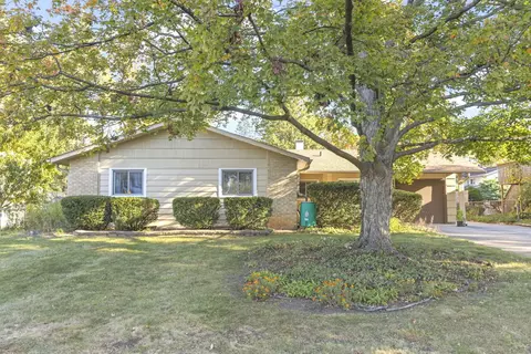 21 W220 Canary Rd, Lombard, IL 60148