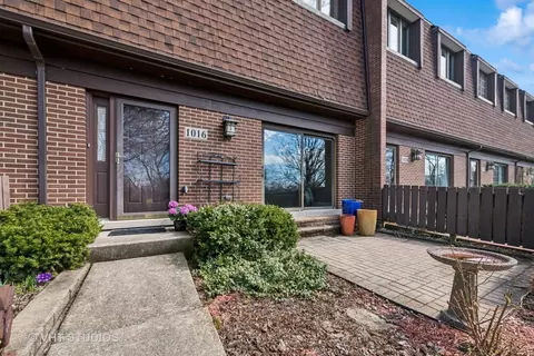 1016 Deerfield Rd #1, Highland Park, IL 60035