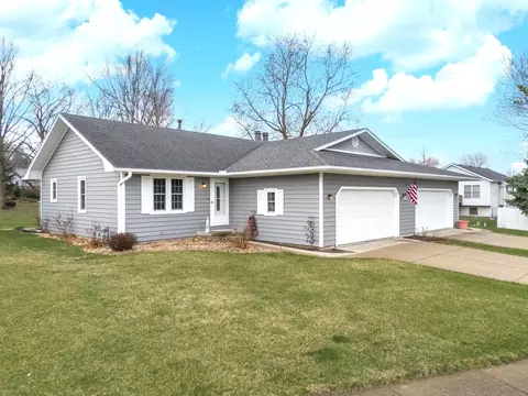 1012 Laesch Ave #A, Bloomington, IL 61704