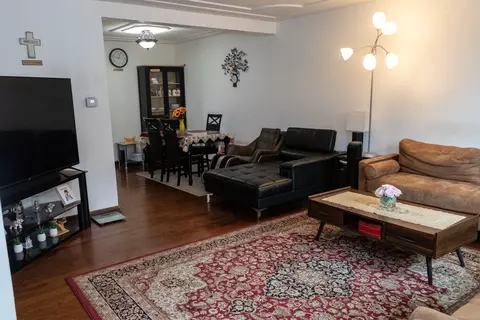 Living - 1488 Willow Ave, Des Plaines, IL 60016 photo 1 of 2