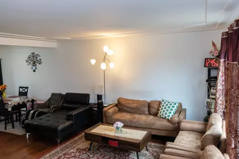 Living - 1488 Willow Ave, Des Plaines, IL 60016 photo 2 of 2