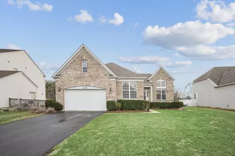 1882 Northwood Dr, Wauconda, IL 60084