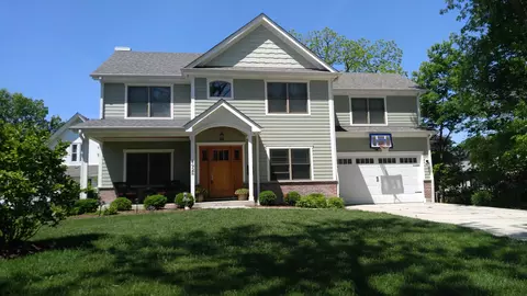 36 S Washington St, Westmont, IL 60559