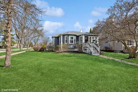 238 W Burlington Ave, Westmont, IL 60559