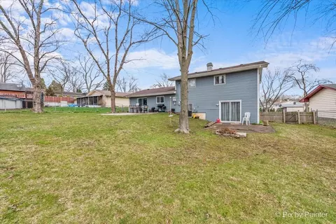 Exterior - 1660 Kent Rd, Hoffman Estates, IL 60169 photo 3 of 7