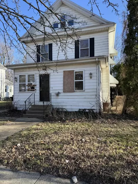 969 W Decatur St, Decatur, IL 62522