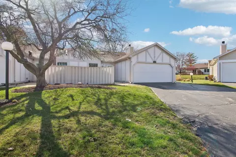 290 Juniper Cir, Streamwood, IL 60107