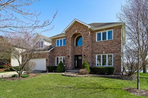 782 Inverness Dr, Aurora, IL 60504