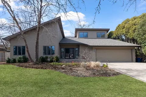 3150 Warbler Pl, Highland Park, IL 60035