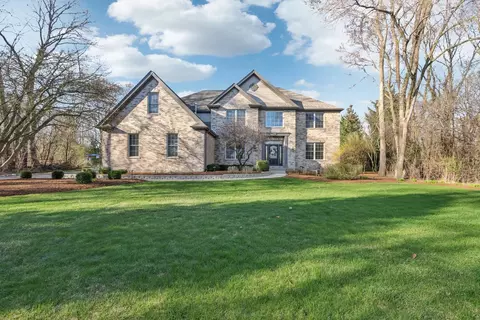 1801 Mason Corte Dr, Mchenry, IL 60051