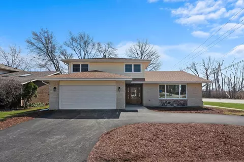 8757 W Vail Dr, Palos Hills, IL 60465