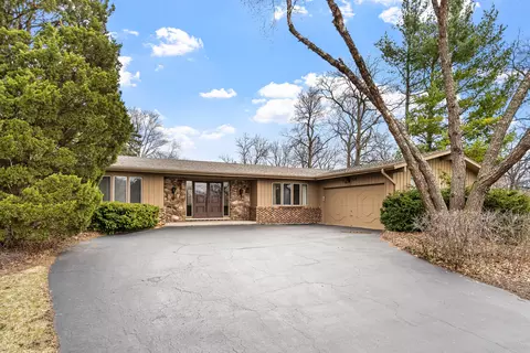 5 Echo Ct, Hawthorn Woods, IL 60047
