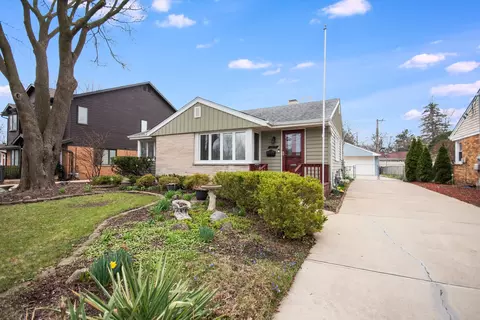 325 Davis Ct, Des Plaines, IL 60016 photo 2