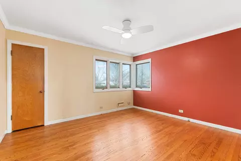325 Davis Ct, Des Plaines, IL 60016 photo 7
