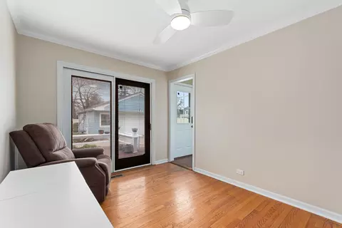 325 Davis Ct, Des Plaines, IL 60016 photo 10