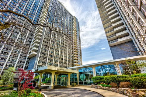 4250 N Marine Dr #2705, Chicago, IL 60613