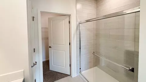 Bath - 1132 Bluebell Ln, Bartlett, IL 60103 photo 1 of 3