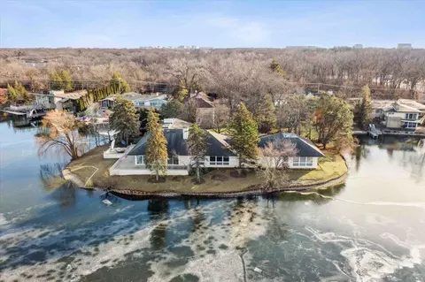 109 Murphy Lake Rd, Park Ridge, IL 60068