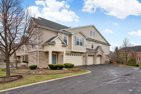 1377 Scarboro Rd, Schaumburg, IL 60193