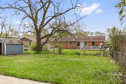 Exterior - 3313 Maple Ln, Hazel Crest, IL 60429 photo 3 of 3