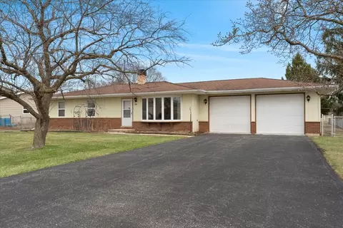 225 Garnett Ave, Winthrop Harbor, IL 60096