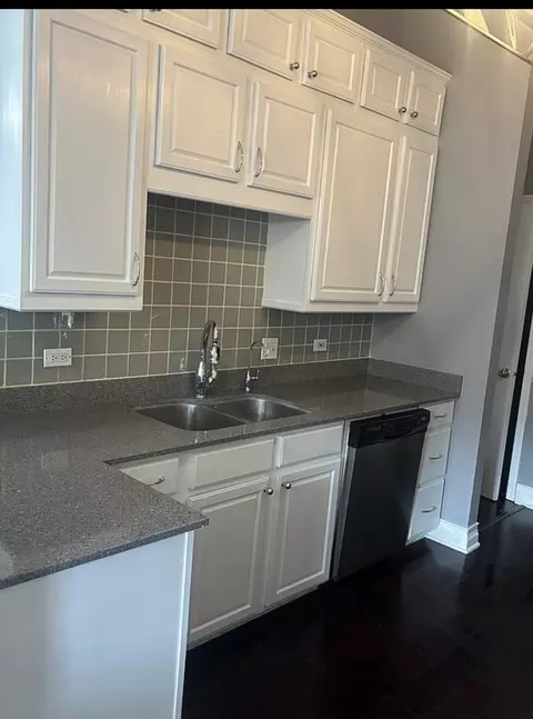 Kitchen - 3352 Rosecroft Ln, Naperville, IL 60564 photo 3 of 4