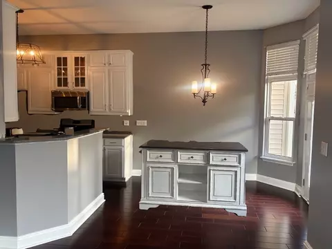 Kitchen - 3352 Rosecroft Ln, Naperville, IL 60564 photo 2 of 4