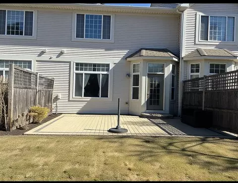 Exterior - 3352 Rosecroft Ln, Naperville, IL 60564 photo 3 of 6