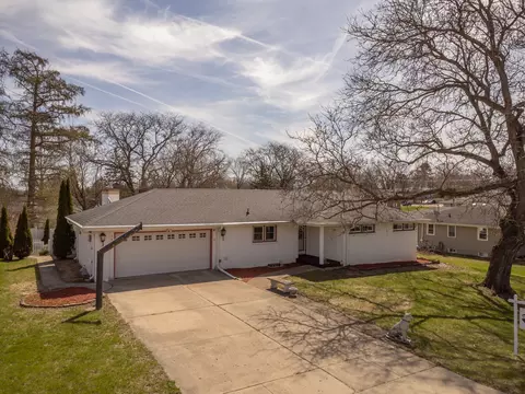 1213 S Homestead Ave, Freeport, IL 61032