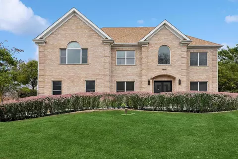 1685 Marion St, Roselle, IL 60172