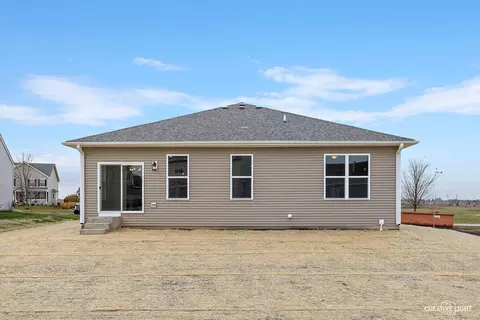Exterior - 788 Cascade Dr, Marengo, IL 60152 photo 6 of 6
