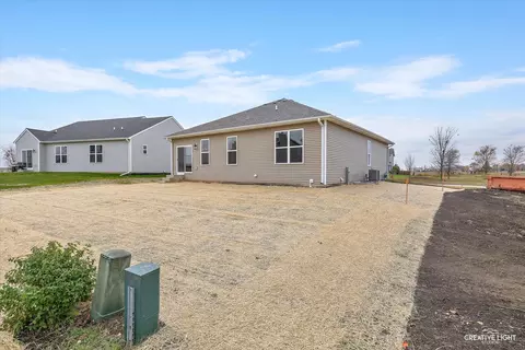Exterior - 788 Cascade Dr, Marengo, IL 60152 photo 5 of 6