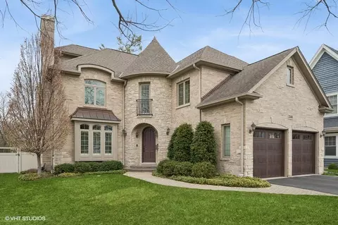 2348 Schiller Ave, Wilmette, IL 60091