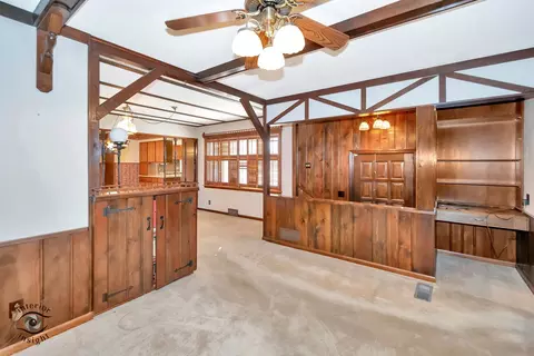 Living - 595 S Wall St, Kankakee, IL 60901 photo 4 of 5