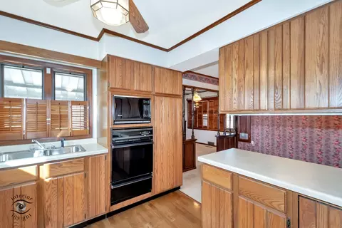 Kitchen - 595 S Wall St, Kankakee, IL 60901 photo 3 of 4