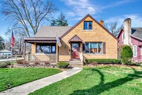 Exterior - 595 S Wall St, Kankakee, IL 60901 photo 2 of 5