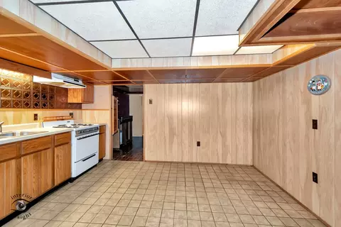 Kitchen - 595 S Wall St, Kankakee, IL 60901 photo 4 of 4