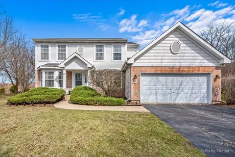 8 Lake Gillilan Ct, Algonquin, IL 60102