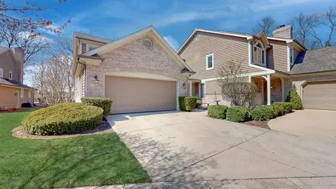 2720 Downing Ct, Aurora, IL 60502