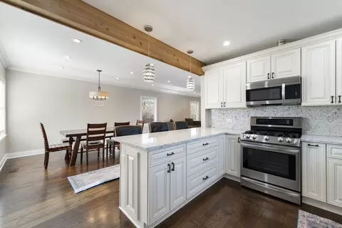 Kitchen - 4686 151st St, Oak Forest, IL 60452 photo 2 of 4