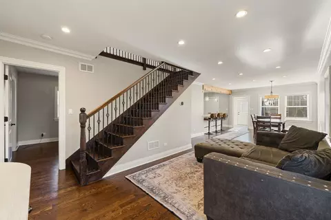 Entry Way - 4686 151st St, Oak Forest, IL 60452 photo 2 of 3