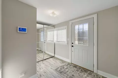 Entry Way - 4686 151st St, Oak Forest, IL 60452 photo 1 of 3