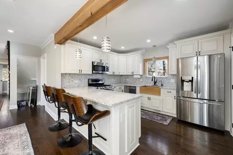 Kitchen - 4686 151st St, Oak Forest, IL 60452 photo 1 of 4