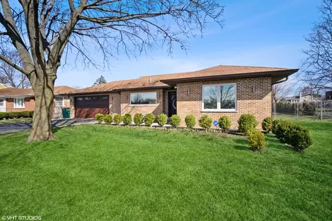Exterior - 192 Highland Ave, Wheeling, IL 60090 photo 1 of 4