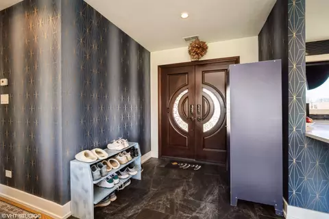 Entry Way - 192 Highland Ave, Wheeling, IL 60090 photo 1 of 1