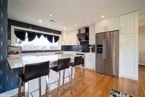 Kitchen - 192 Highland Ave, Wheeling, IL 60090 photo 2 of 4
