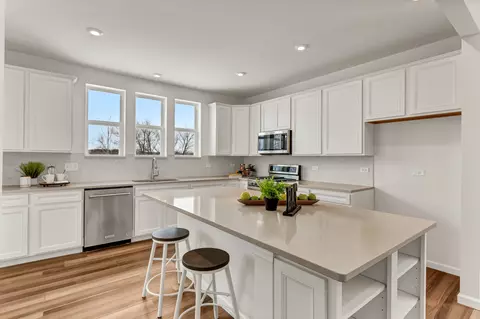 Kitchen - 2893 Briargate Dr, Lindenhurst, IL 60046 photo 1 of 3